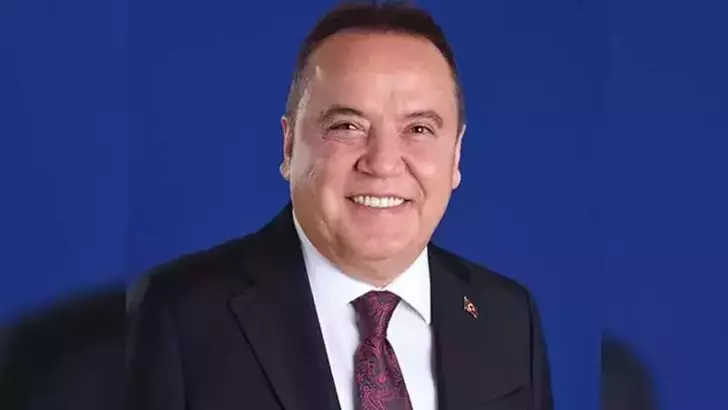 Başkan Muhittin B&ouml;cek, ge&ccedil;ici olarak g&ouml;revden uzaklaştırıldı 