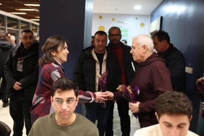 Başkan Mustafa Bozbey, gen&ccedil;lere sahur yaptı