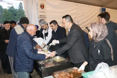 Başkan Oktay Yılmaz BEKSİAD iftar &ccedil;adırını ziyaret etti