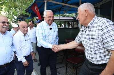 Başkan Şadi &Ouml;zdemir, Ak&ccedil;alar Mahallesi&rsquo;nde Vatandaşlarla Buluştu