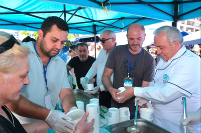 Başkan Şadi &Ouml;zdemir&rsquo;den Aşure İkramı