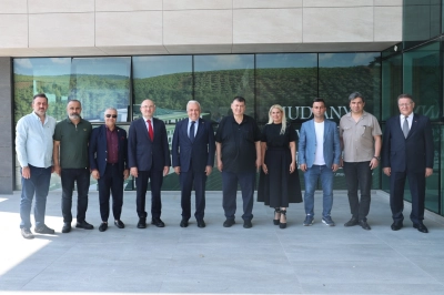 Başkan Şadi &Ouml;zdemir &Ouml;zel Eğitim Kurumları Temsilcileri İle Buluştu