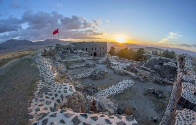 Başkan Sekmen: "Erzurum&rsquo;da doğu cephesi tarihi alan başkanlığı kurulacak"
