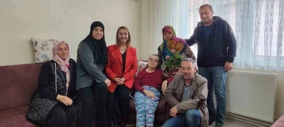 Başkan Tekin il&ccedil;edeki kadınlarla bir araya geldi
