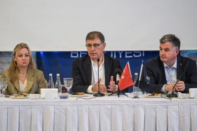 Başkan Tugay&rsquo;dan &ldquo;Turizm Konseyi&rdquo; &Ouml;nerisi