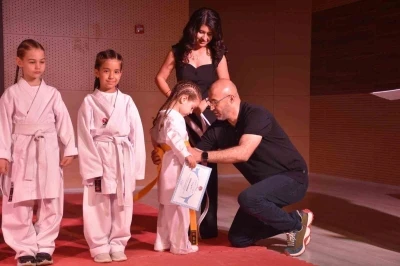 Başkan Zencirci, gen&ccedil; karatecilerin sarı kuşaklarını bağladı
