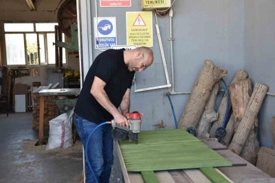 Başkan Zencirci: "Park ve bah&ccedil;e &ccedil;itlerini &ouml;zkaynaklarımızla &uuml;retiyoruz"
