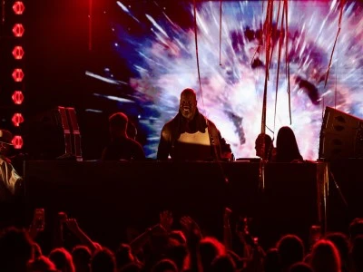 Basketbol efsanesi Shaquille O'Neal'dan Antalya'da DJ performansı