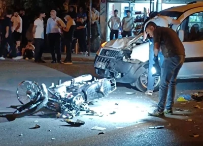 Batman&rsquo;da hafif ticari ara&ccedil; ile motosiklet &ccedil;arpıştı: 1 &ouml;l&uuml;