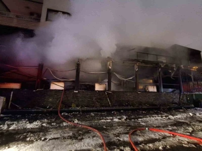 Batman&rsquo;da kafe yangını: İş yeri kullanılamaz hale geldi