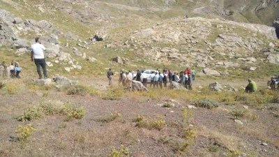 Batman'da keşif ekibini taşıyan ara&ccedil; şarampole yuvarlandı: 5 &ouml;l&uuml;