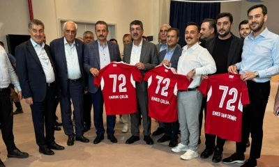 Batman'da ma&ccedil; &ouml;ncesi dostluk r&uuml;zgarı!