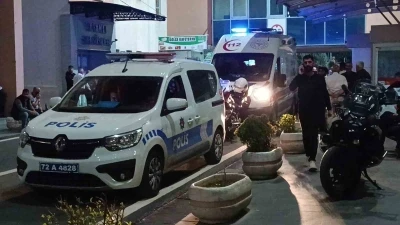 Motosikletler &ccedil;arpıştı: 3 ağır yaralı