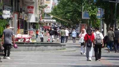 Batman&rsquo;da ter&ouml;r &ouml;rg&uuml;t&uuml; PKK&rsquo;nın fesih kararına destek
