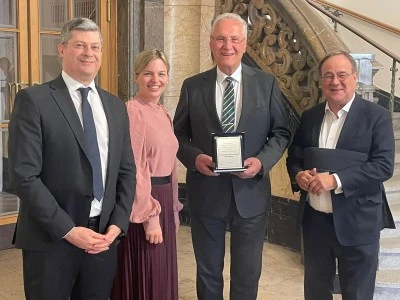 Bavyera T&uuml;rk Toplumu&rsquo;ndan İ&ccedil;işleri Bakanı Joachim Herrmann&rsquo;a liyakat &ouml;d&uuml;l&uuml;