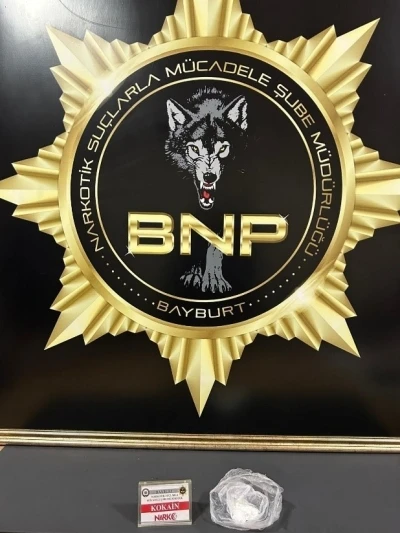 Bayburt&rsquo;ta 16,96 gram kokainle yakalanan ş&uuml;pheli tutuklandı
