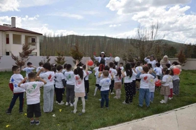 Bayburt&rsquo;ta el hijyenine &ccedil;ocuklara oyunlarla anlatıldı
