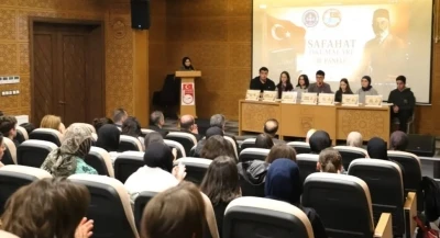 Bayburt&rsquo;ta &ouml;ğrenciler Safahat&rsquo;ı yorumladı
