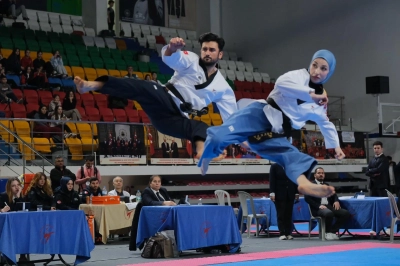 Bayburt &Uuml;niversitesi &Ouml;ğrencilerinden T&uuml;rkiye Taekwondo Poomsae Şampiyonası&rsquo;nda &Ccedil;ifte Şampiyonluk
