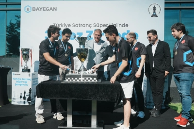 BAYEGAN Pendik Satran&ccedil; Spor Kul&uuml;b&uuml;&rsquo;n&uuml;n 3. Şampiyonluğu Coşkulu Bir T&ouml;renle Kutlandı