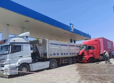 Baygınlık ge&ccedil;iren tır şof&ouml;r&uuml; kaza yaptı