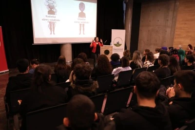 Beden dili ve kelimelerin g&uuml;c&uuml; Osmangazi&rsquo;de anlatıldı