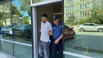 &lsquo;Benim yanımda &ccedil;&ouml;p toplayamazsın&rsquo; dediği temizlik iş&ccedil;isinin burnunu kırdı