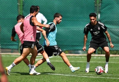 Beşiktaş, Başakşehir FK ma&ccedil;ı hazırlıklarını s&uuml;rd&uuml;rd&uuml;