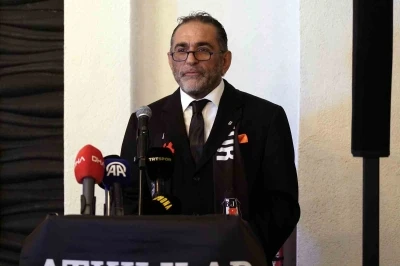 Beşiktaş Başkan Adayı G&uuml;rkan Aksoy, y&ouml;netim kurulunu tanıttı
