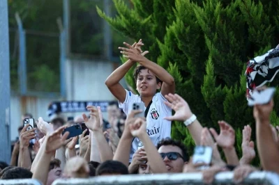 Beşiktaş&rsquo;ın anlaşmaya vardığı Dusan Vlahovic, İstanbul&rsquo;a geldi