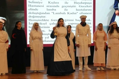 BEUN&rsquo;de Hemşirelik Haftası&rsquo;na &ouml;zel tarihi defile
