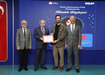 BEUN İletişim Fak&uuml;ltesinin d&uuml;zenlediği s&ouml;yleşide Mert Uzunmehmet &ouml;ğrencilerle Buluştu
