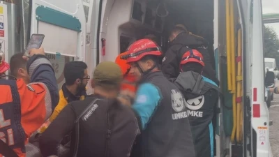 Beykoz&rsquo;da sel nedeniyle su tahliyesi yaparken kuyuya d&uuml;şen iş&ccedil;i &ouml;ld&uuml; 