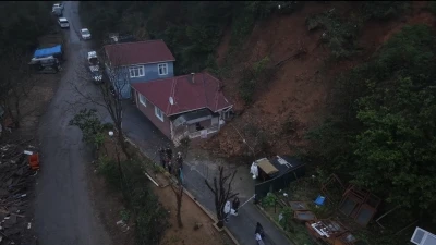 Beykoz&rsquo;da toprak kayması sonucu tek katlı evde hasar oluştu