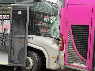 Beylikd&uuml;z&uuml;&rsquo;nde metrob&uuml;s kazası: 1 kişi hayatını kaybetti, 20 kişi yaralandı
