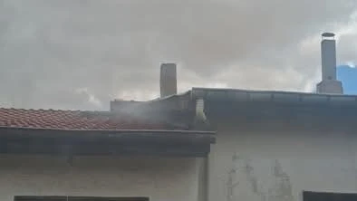 Beypazarı&rsquo;nda d&uuml;kkan &ccedil;atısında &ccedil;ıkan yangın s&ouml;nd&uuml;r&uuml;ld&uuml;