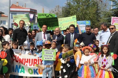 Beyşehir&rsquo;de &ouml;ğrenciler temiz &ccedil;evre i&ccedil;in y&uuml;r&uuml;d&uuml;
