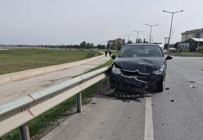 Beyşehir&rsquo;de otomobiller &ccedil;arpıştı: 2 yaralı

