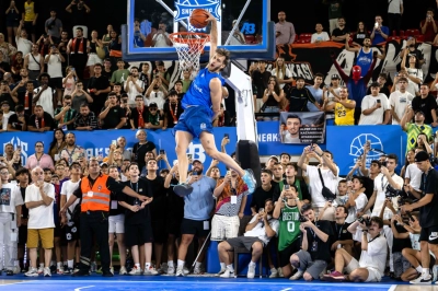 BHS Sma&ccedil; G&ouml;sterisi İzmir&rsquo;de Basketbol Ş&ouml;leni Yaşattı