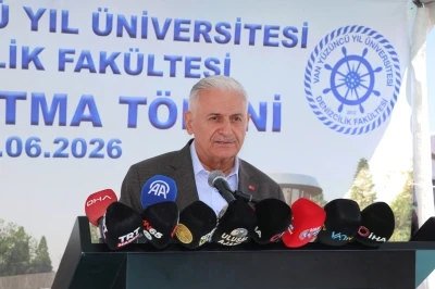 Binali Yıldırım: Denizcilikte T&uuml;rk bayrağı kara listeden beyaz listeye ge&ccedil;ti