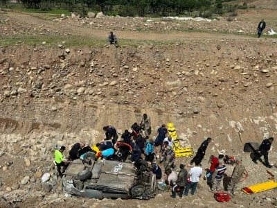 Bing&ouml;l&rsquo;de otomobil dereye u&ccedil;tu: 7 yaralı
