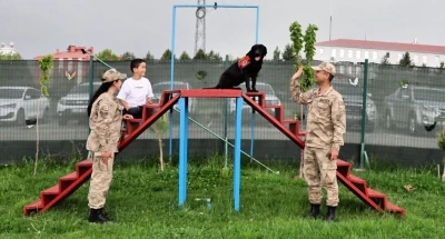 Bing&ouml;l&rsquo;de şehit &ccedil;ocuğu jandarmada unutulmaz bir g&uuml;n ge&ccedil;irdi
