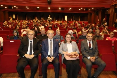 'Bir Adam Yaratmak' oyunu seyircisiyle buluştu