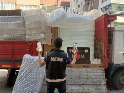 Bir kamyon dolusu 5,8 ton taklit etiketli etil alkol ele ge&ccedil;irildi
