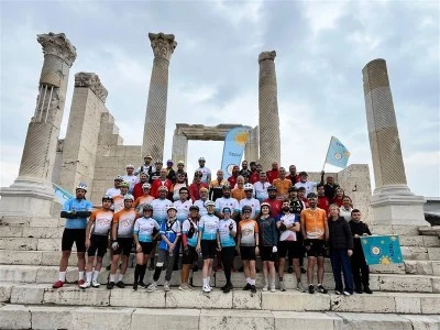 Bisiklet tutkunları, pedallarını TEGV&rsquo;li &ccedil;ocuklara umut olmak i&ccedil;in &ccedil;evirdi