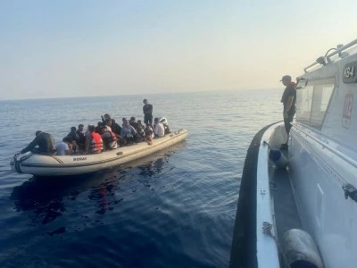 Bodrum a&ccedil;ıklarında 37 d&uuml;zensiz g&ouml;&ccedil;men kurtarıldı