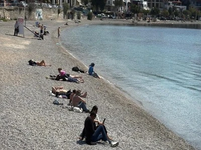 Bodrum'da bayramın son g&uuml;n&uuml;nde tatilciler plajlarda zaman ge&ccedil;irdi