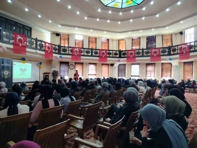 B&Ouml;F ekipleri &ouml;ğrencileri bilgilendiriyor
