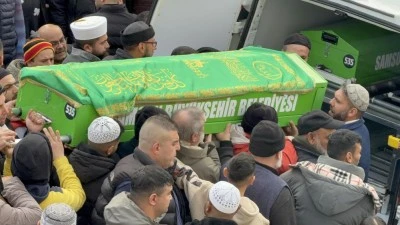  Boğazı kesilerek &ouml;ld&uuml;r&uuml;len pazarcı toprağa verildi