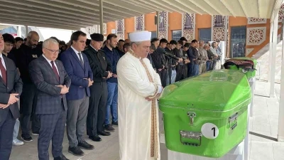 Boğazları kesilerek &ouml;ld&uuml;r&uuml;len abi kardeş toprağa verildi
